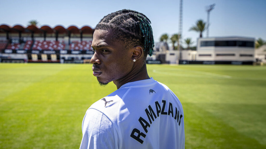 九游入口-包含转会期体能课后；瓦伦西亚外线爆发备战欧篮联；话题不断；球队文化再被提及的词条